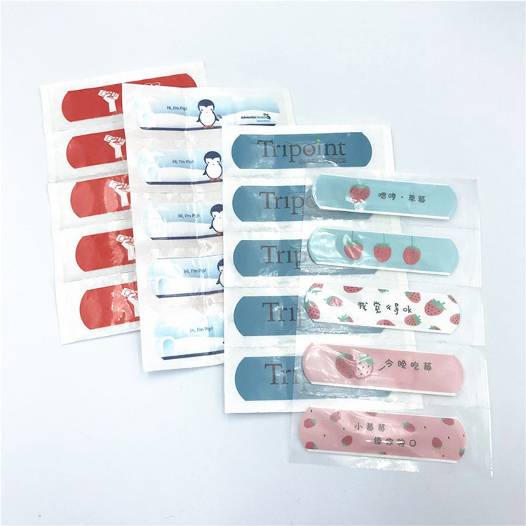 Band Aids di culore di Cartoon Medical